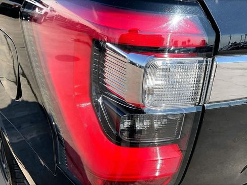 Used 2020 Ford Expedition Limited w/ Special Edition Package AWD/4WD image 29
