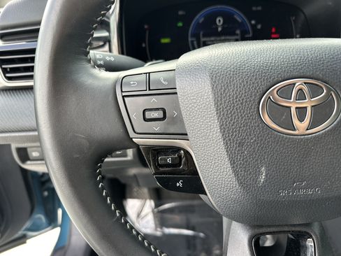 Certified 2025 Toyota Camry SE FWD image 19