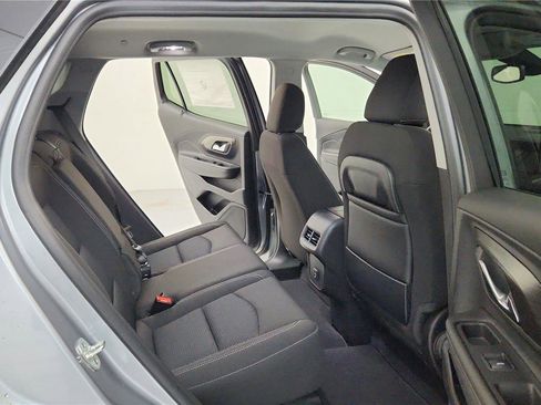 Used 2024 GMC Terrain SLE image 30