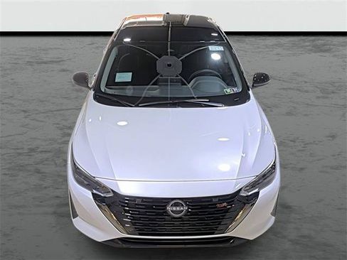 Used 2025 Nissan Sentra SR FWD image 6