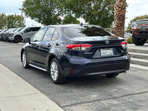 Used 2025 Toyota Corolla LE w/ LE Premium Package FWD image 4