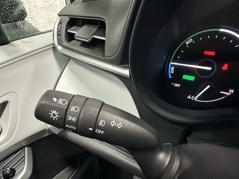 Used 2025 Toyota Sienna XLE image 21