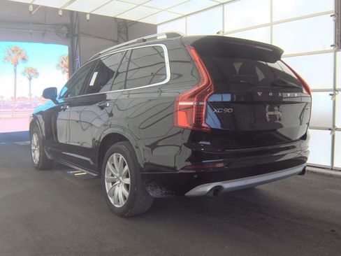 Used 2018 Volvo XC90 T5 Momentum w/ Convenience Package image 4