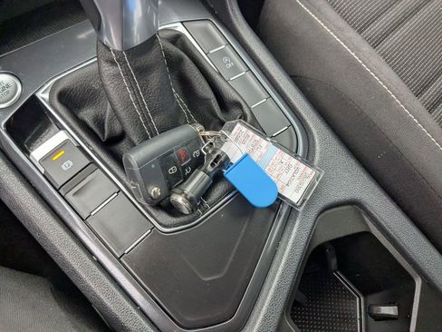 Used 2024 Volkswagen Tiguan S image 28