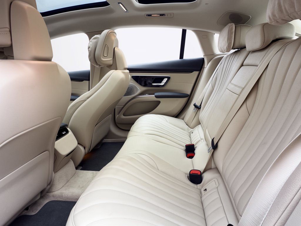 Used 2022 Mercedes-Benz EQS 450+ Sedan image 25