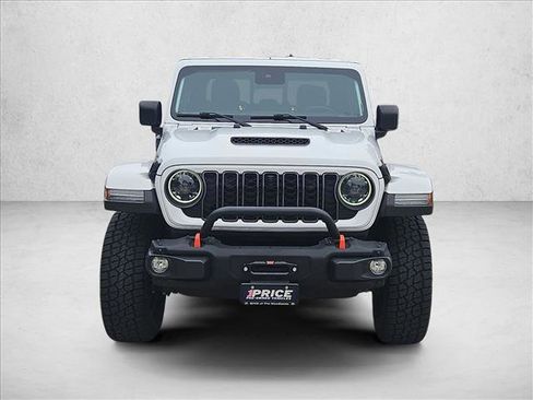 Used 2024 Jeep Gladiator Mojave AWD/4WD image 2