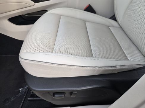 Used 2023 Buick Envision Essence AWD/4WD image 21