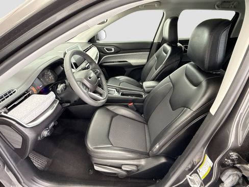 Used 2022 Jeep Compass Latitude FWD image 17