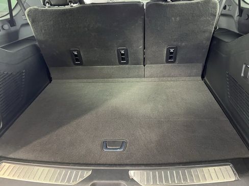 Used 2025 GMC Yukon XL Denali image 37