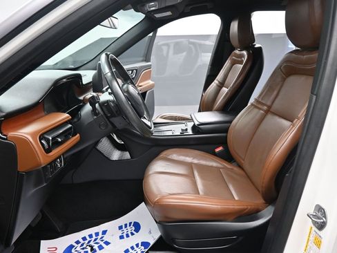 Used 2020 Lincoln Aviator Reserve w/ Class IV Trailer Tow Package image 6