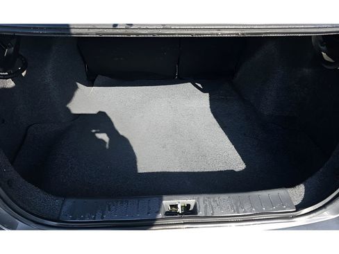 Used 2025 Nissan Versa SV image 12