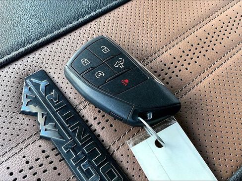 Used 2024 Chevrolet Silverado 2500 High Country w/ High Country Premium Package image 13