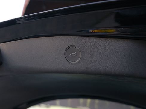 Used 2023 Tesla Model 3 Standard Range image 38