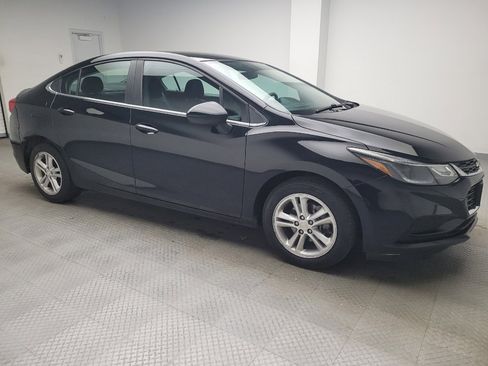 Used 2017 Chevrolet Cruze LT image 11