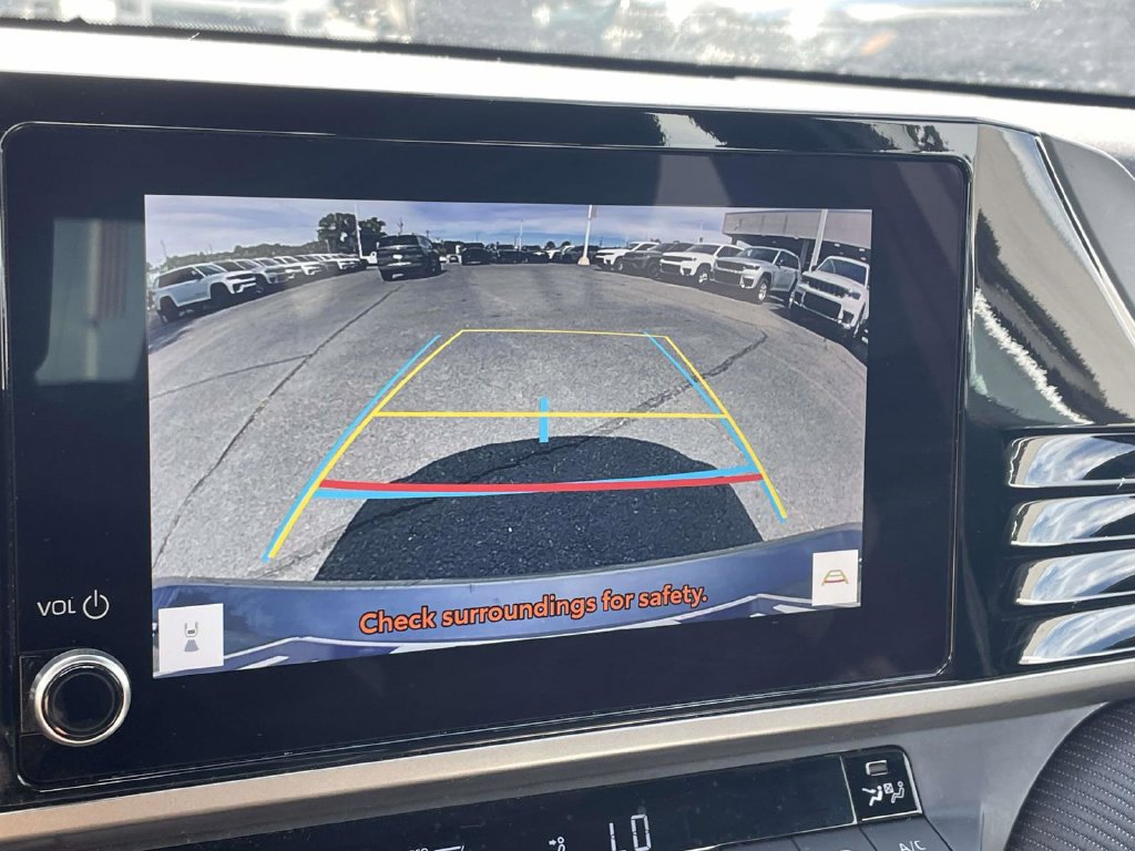 Used 2025 Toyota Camry SE FWD image 27