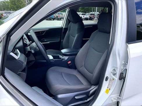 Used 2025 Toyota RAV4 LE AWD/4WD image 10