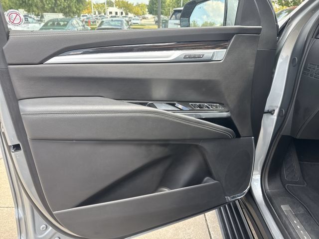 Certified 2026 Cadillac Escalade Luxury AWD/4WD image 10