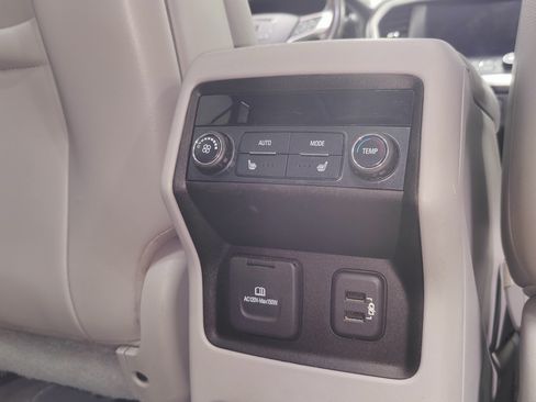 Used 2019 GMC Acadia SLT AWD/4WD image 19