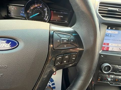 Used 2018 Ford Explorer XLT w/ Equipment Group 202A AWD/4WD image 24