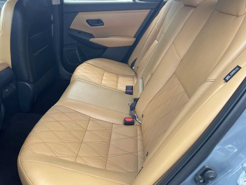 Used 2024 Nissan Sentra SV w/ SV Premium Package FWD image 9