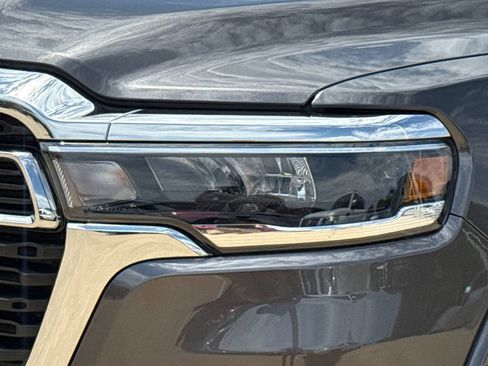 New 2026 RAM 1500 4x4 Crew Cab image 4