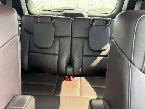 Certified 2025 Ford Explorer Platinum w/ LUX Leather Package image 19