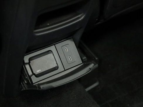 Used 2024 Mercedes-Benz GLB 250 image 37