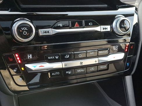 Used 2021 Ford Explorer Limited w/ Equipment Group 301A image 18