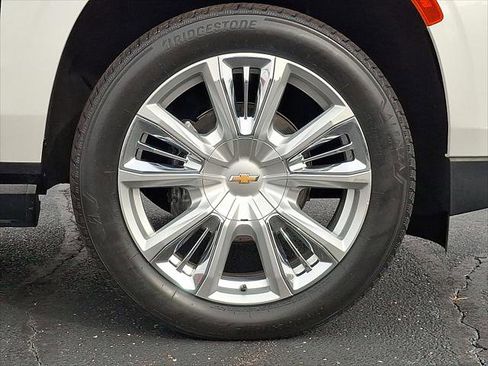 Used 2023 Chevrolet Suburban High Country w/ Premium Package 2 image 19