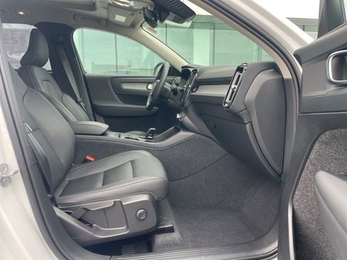 Certified 2024 Volvo XC40 B5 Core image 15