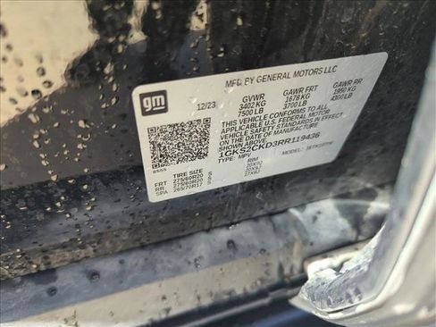 Used 2024 GMC Yukon AT4 w/ Technology Package AWD/4WD image 18