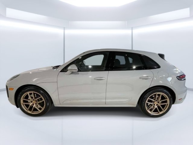 Certified 2023 Porsche Macan S AWD/4WD image 2