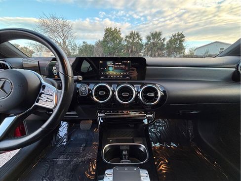 Used 2019 Mercedes-Benz A 220 image 11