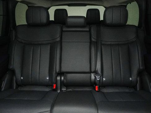 New 2025 Land Rover Range Rover Long Wheelbase SE image 15