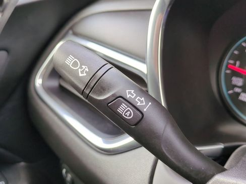 Used 2019 Chevrolet Equinox LT w/ Driver Convenience Package image 28