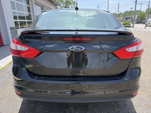 Used 2013 Ford Focus SE FWD image 4