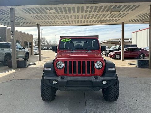 Used 2018 Jeep Wrangler Unlimited Sport image 2