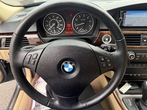 Used 2011 BMW 328i xDrive Sedan AWD/4WD image 10