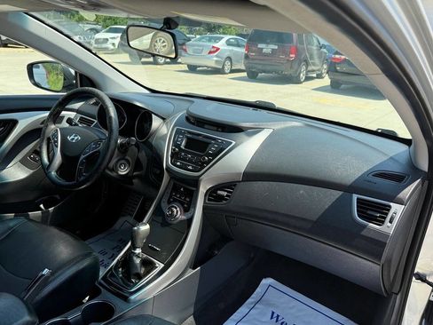 Used 2013 Hyundai Elantra SE image 28