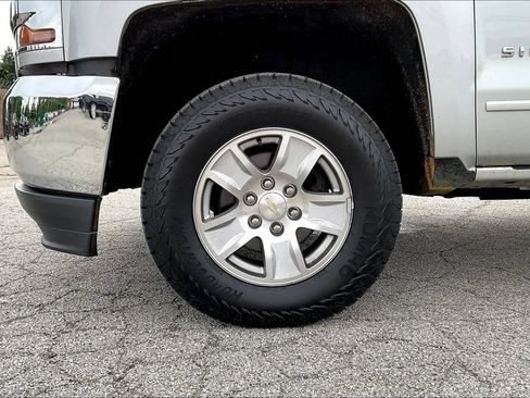 Used 2019 Chevrolet Silverado 1500 LT AWD/4WD image 28