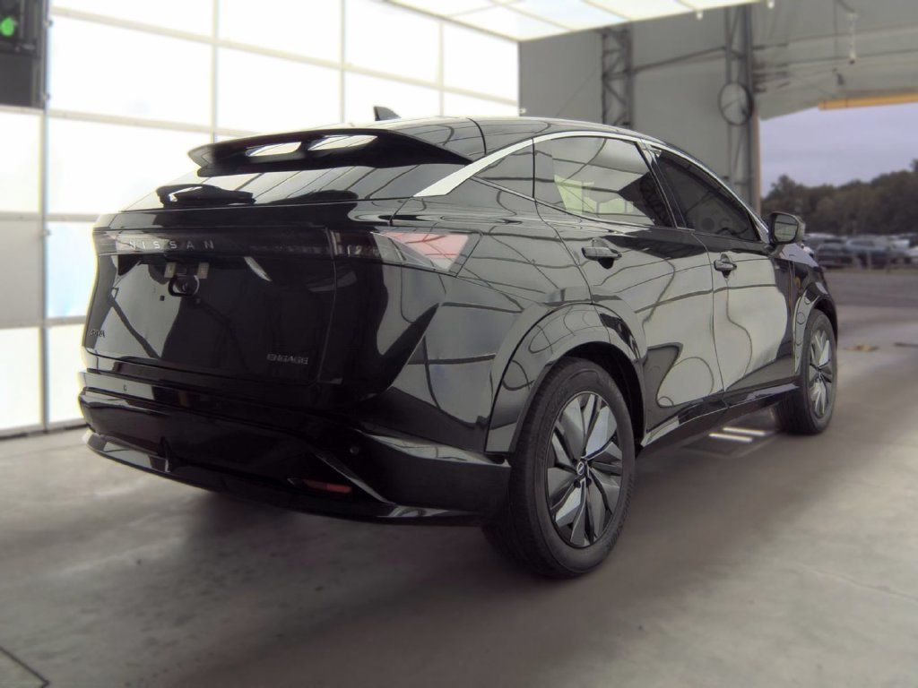 Used 2023 Nissan Ariya FWD image 2