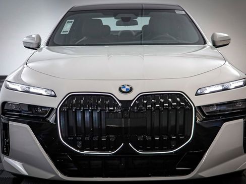 New 2026 BMW 760i xDrive w/ Executive Package AWD/4WD image 25