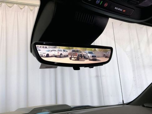 Used 2022 Chevrolet Silverado 1500 ZR2 w/ Technology Package image 17