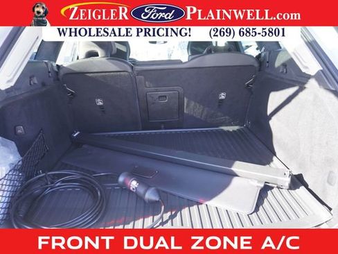 Used 2023 Volvo XC60 T8 Plus w/ Protection Package Premier image 5