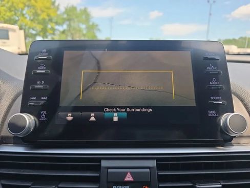 Used 2019 Honda Accord Sport image 32