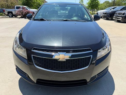 Used 2014 Chevrolet Cruze LT FWD image 2