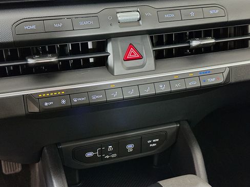 Used 2025 Kia K4 LXS image 23