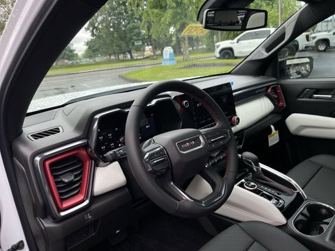 New 2025 GMC Canyon AT4 w/ AT4X Package image 45