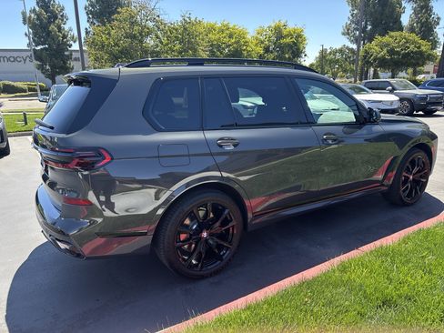 Used 2026 BMW X7 xDrive40i w/ M Sport Package AWD/4WD image 12