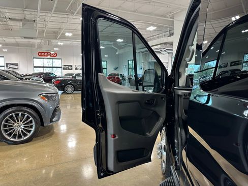 Used 2021 Ford Transit 350 XLT image 11